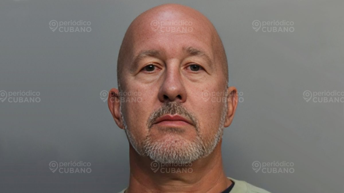 Bobby dueño Flamingo Theater Bar