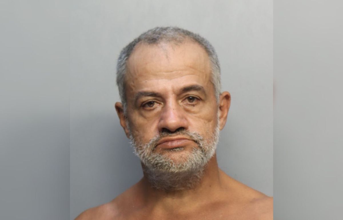 Cubano enfrenta cargos por amenazar a personas con un cuchillo en Hialeah