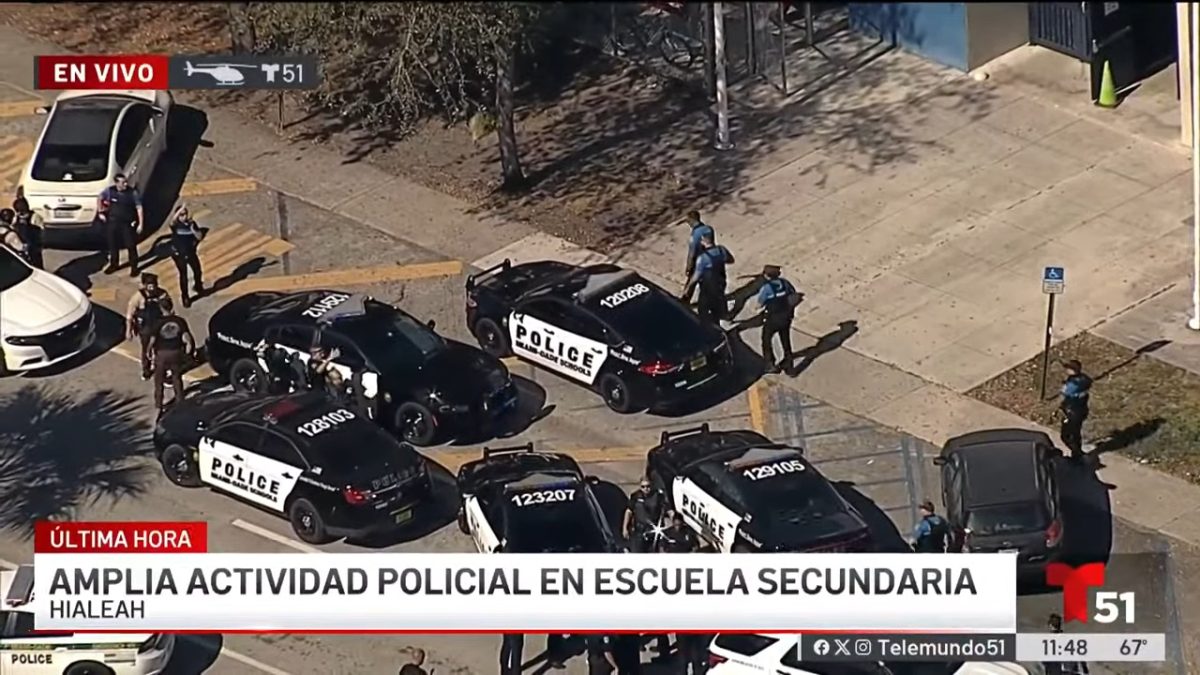 Despliegan fuerte operativo policial en una escuela secundaria de Hialeah