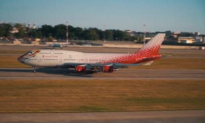 Dos sobrecargos de la aerolínea Rossiya son acusados de contrabando de tabaco cubano