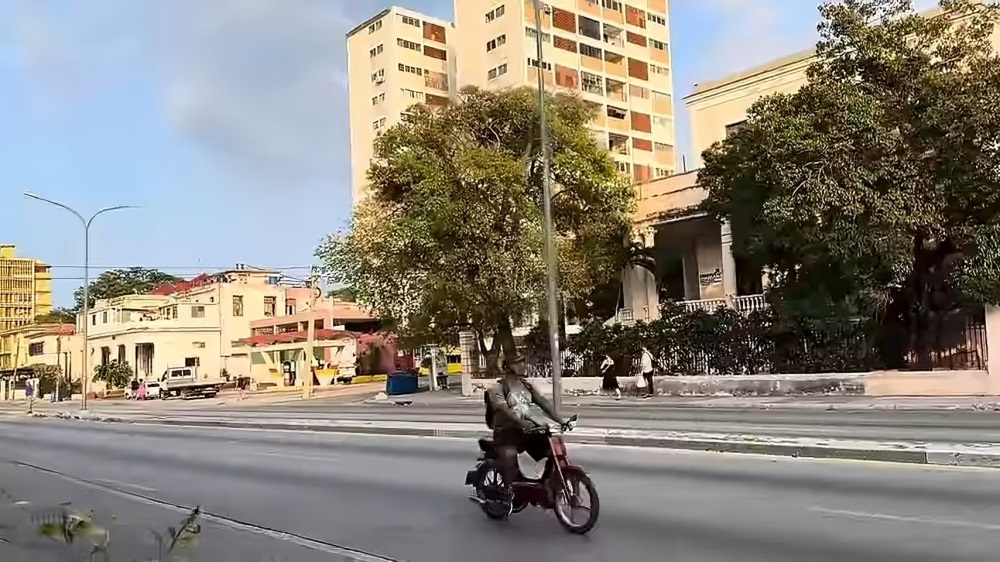 Inseguridad en el Vedado 12 motocicletas robadas en un solo día7 (41)