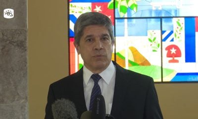 Minrex cubanos con I-220A canciller cubano EEUU ley de ajuste green card