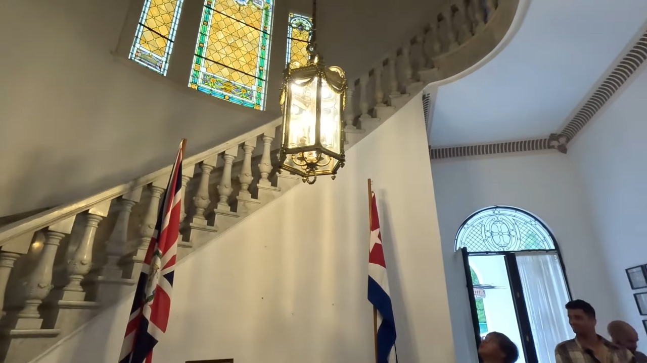 Así es la lujosa mansión del embajador británico en La Habana