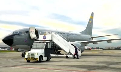 Bogotá recibe a migrantes deportados desde EEUU en vuelo de la fuerza aérea colombiana (1)