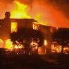 Devastador incendio consume más de 1.000 viviendas en el oeste de Los Ángeles