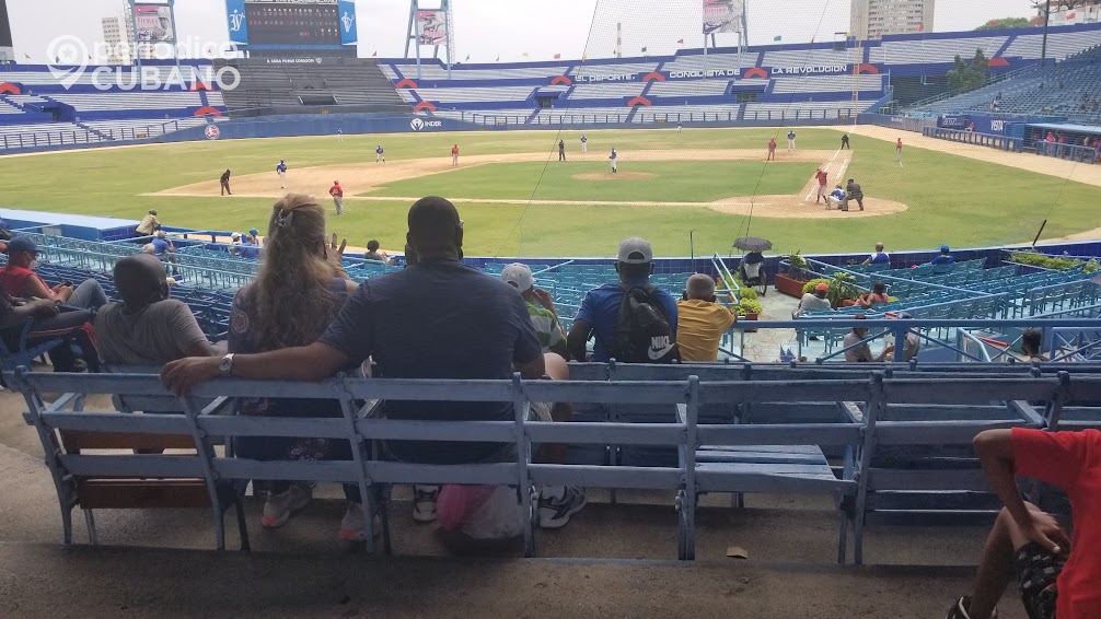 Peloteros veteranos de Cuba y Estados Unidos jugarán en el estadio Latinoamericano de La Habana