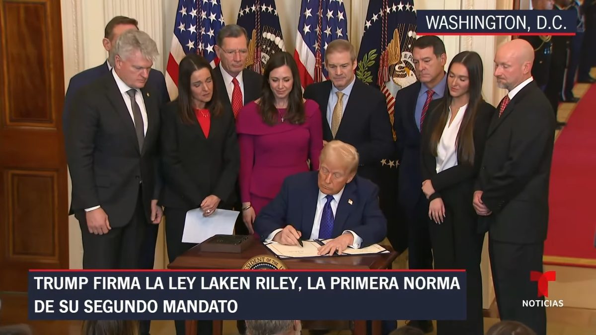 Trump promulga ley para detención y deportación de migrantes acusados de robo5