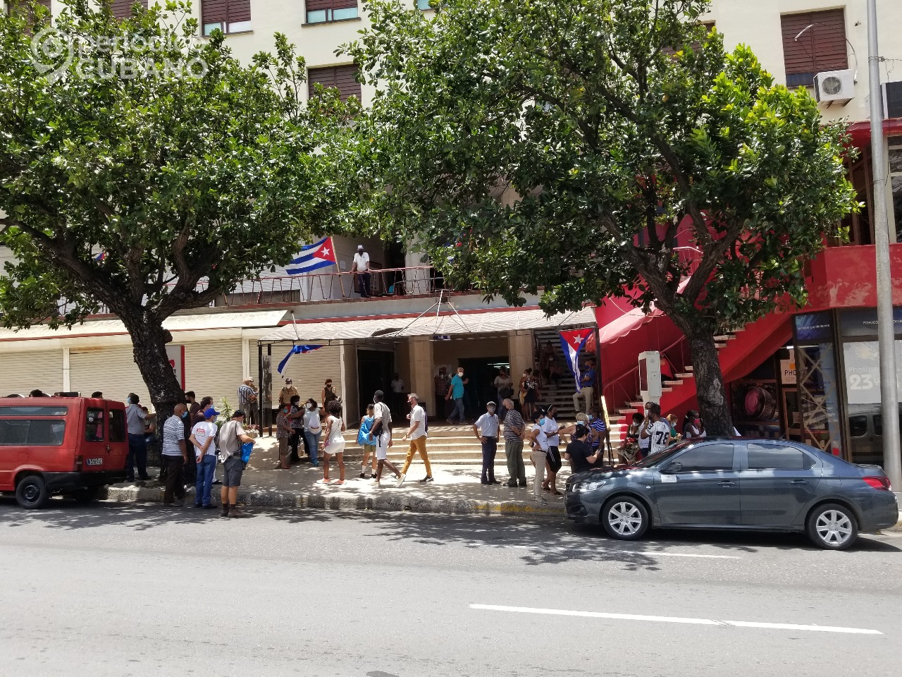 Venta de autos en dólares en Cuba arruina el negocio de las agencias en Miami