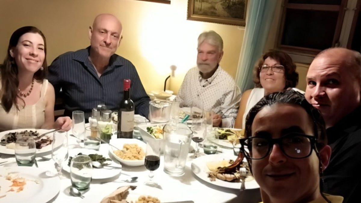 la familia castro del valle en su cena de fin de año