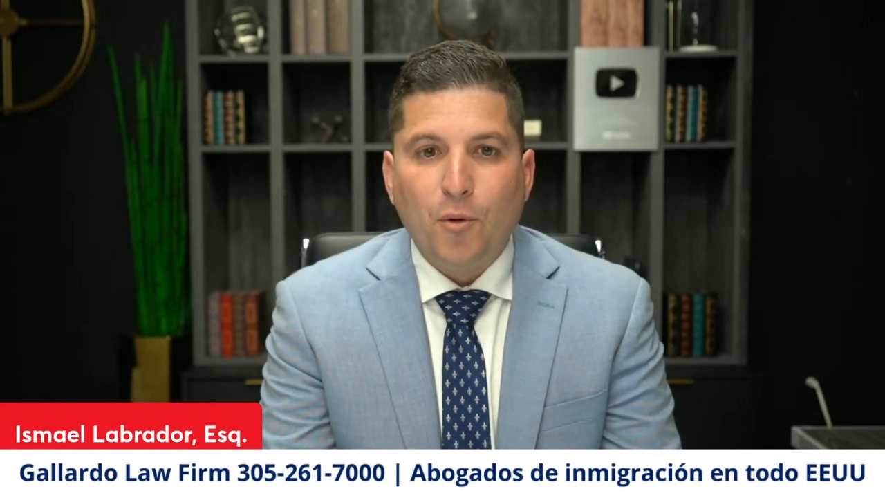 Abogado aconseja a cubanos con parole tras el anuncio del congelamiento de la residencia permanente