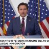 DeSantis firma paquete de leyes que endurecen las políticas migratorias en Florida