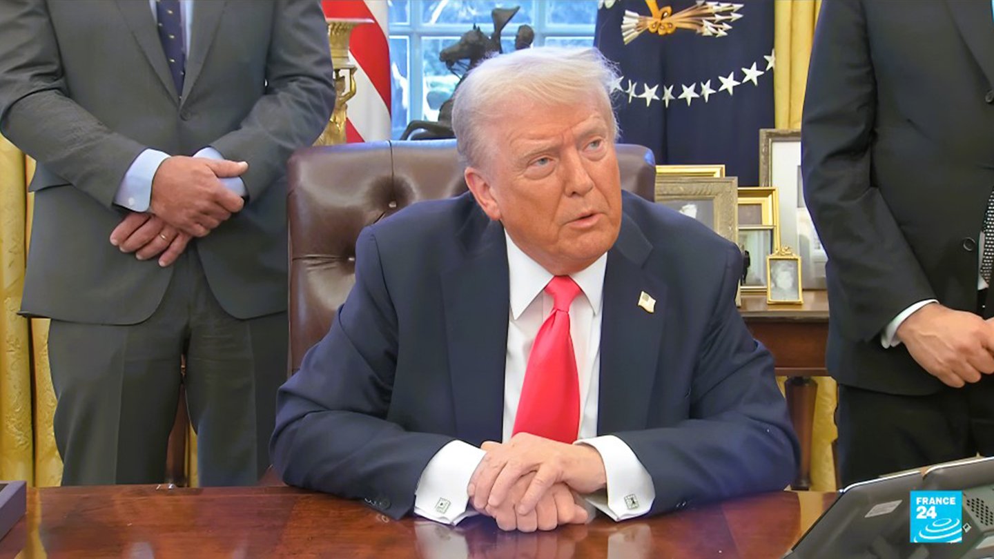 Donald Trump Visa Dorada