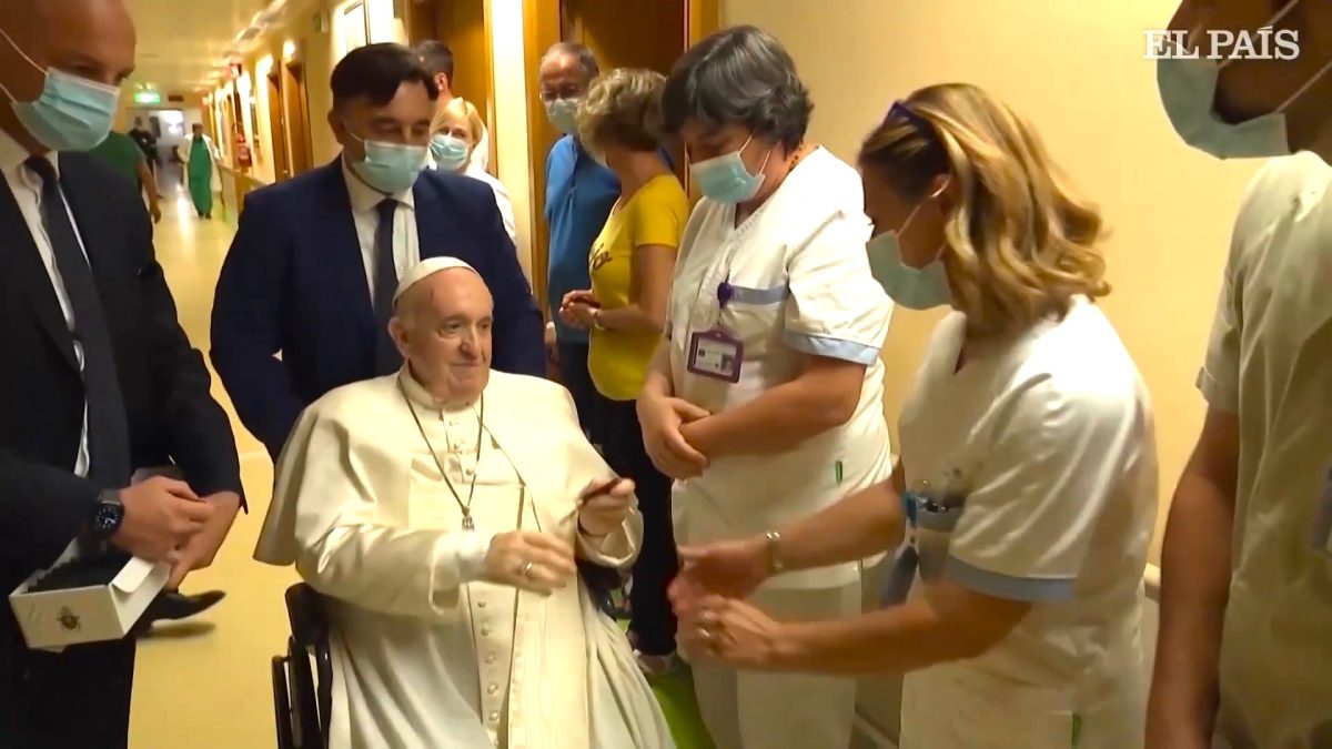 Papa Francisco presenta una mejoría tras su hospitalización Roma a causa de una bronquitis9