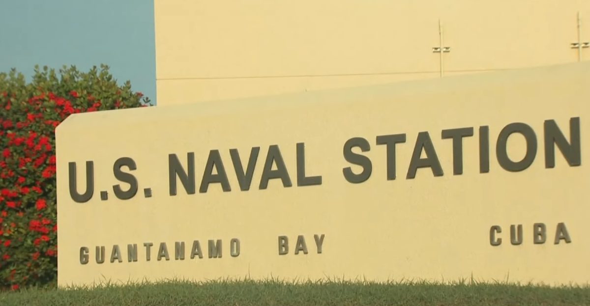 Quiénes son los primeros migrantes trasladados a la base naval de Guantánamo
