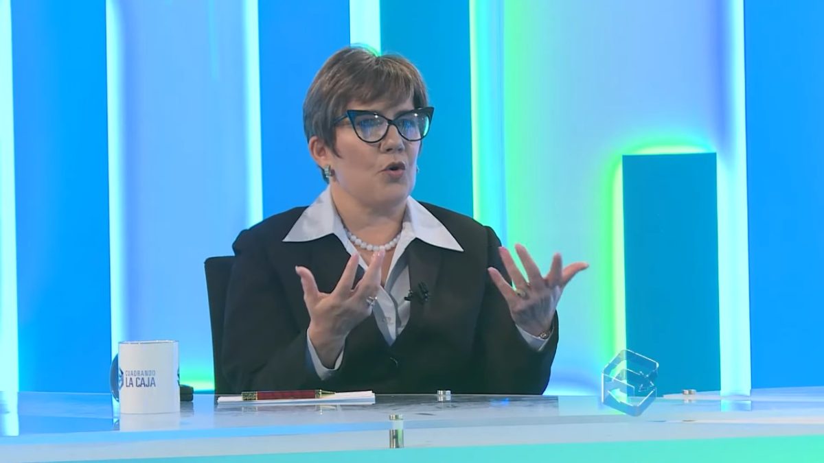 Televisión oficialista presenta a Lis Cuesta como una doctora y organizadora de eventos