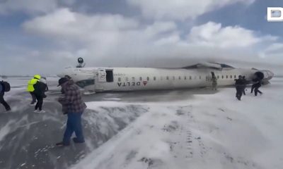 Un avión de la aerolínea Delta sufre accidente cuando aterrizaba en Toronto