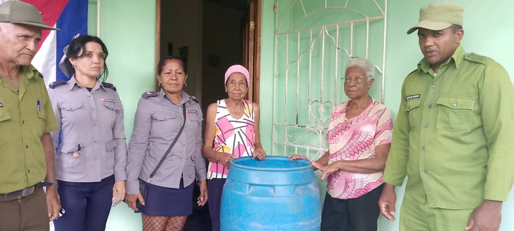 Castrismo realiza un acto político para devolver un tanque de agua robado en Río Cauto