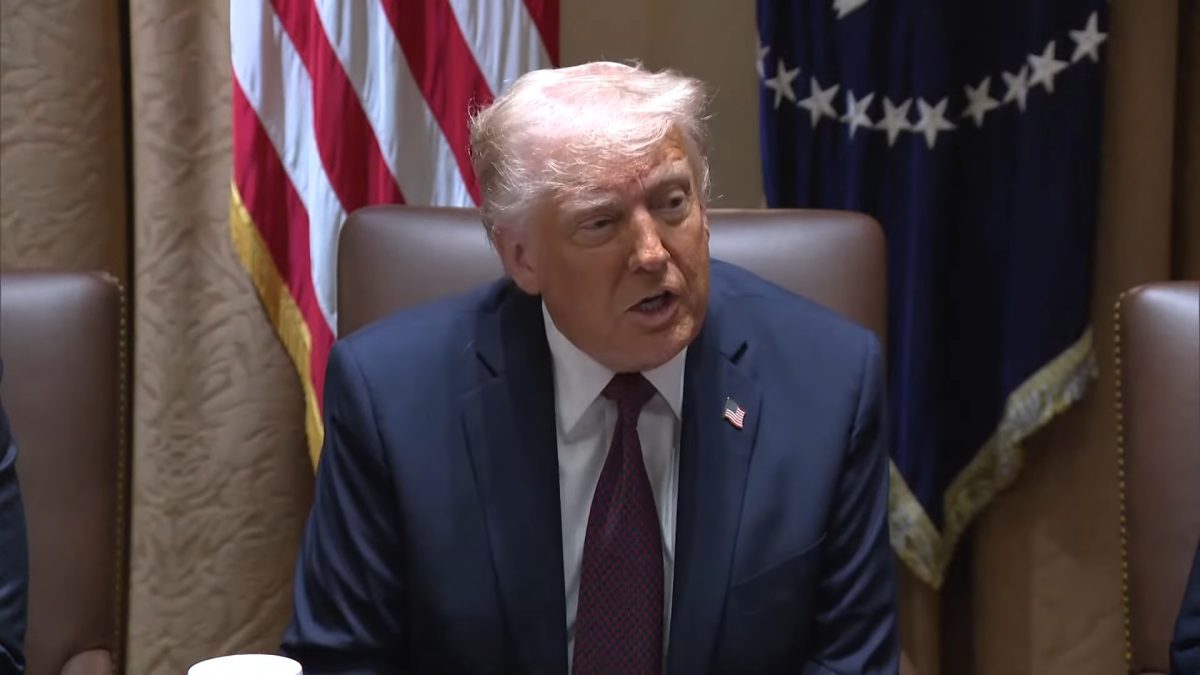Donald Trump impone un arancel del 25% a países que compren petróleo de Venezuela