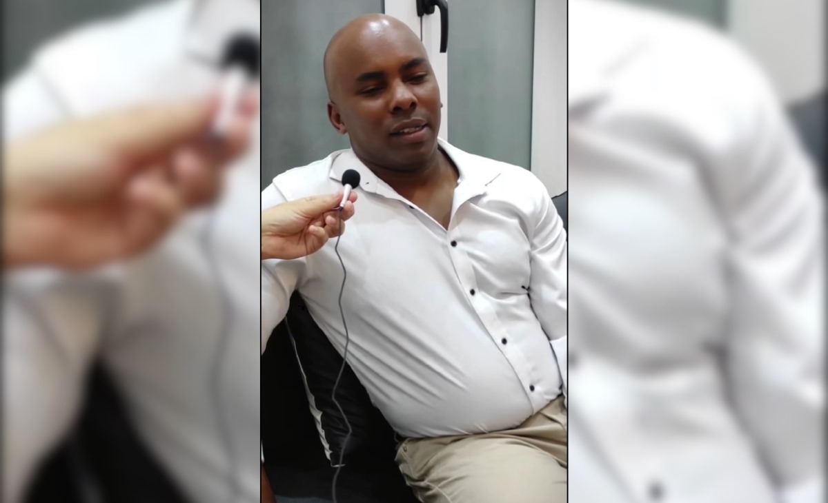 El mayor Julio de Tras la Huella promociona su propio negocio gasttronómico en La Habana