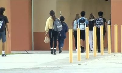 Florida podría revertir la ley que obliga a comenzar las clases más tarde en las escuelas (1)