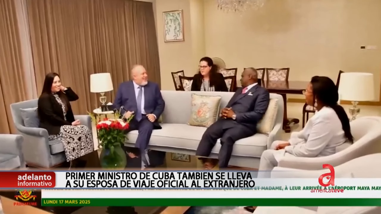 Manuel Marrero saca a su esposa a pasear en una gira por África (2)