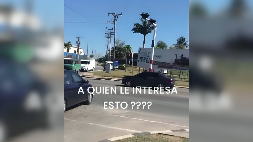 Semáforo fuera de servicio en una de las salidas más transitadas del aeropuerto de La Habana (1)