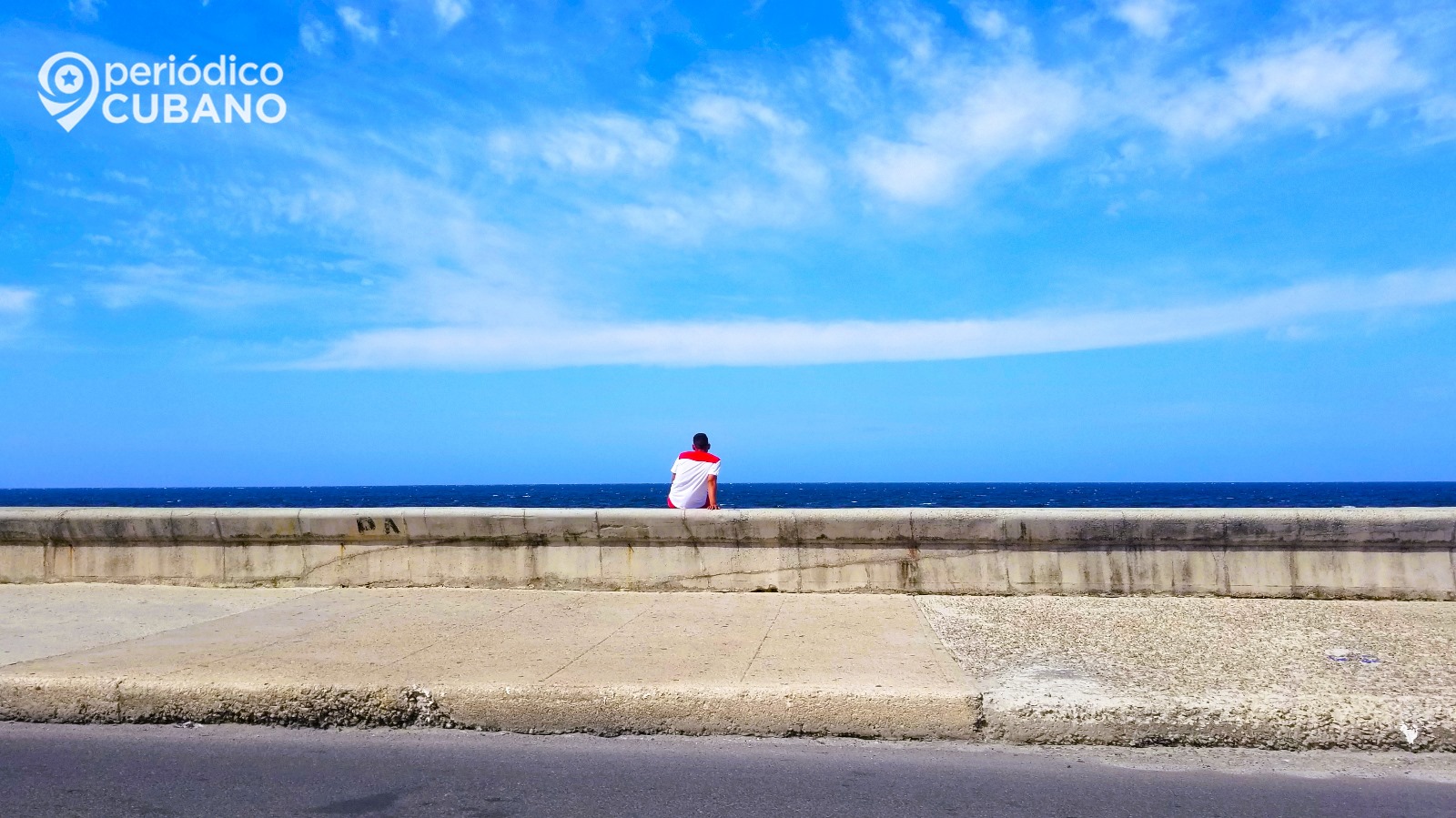 Sigue desaparecido un joven que fue arrastrado por el oleaje en el malecón de La Habana