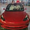 Trump amenaza con cárcel en El Salvador a los que dañen autos Tesla