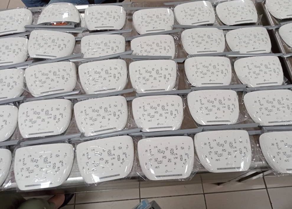 Aduana de Cuba decomisa 85 routers para conexión a Internet vía inalámbrica