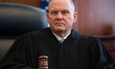 Cubanos con parole esperan por decisión judicial que suspenda revocación de Trump