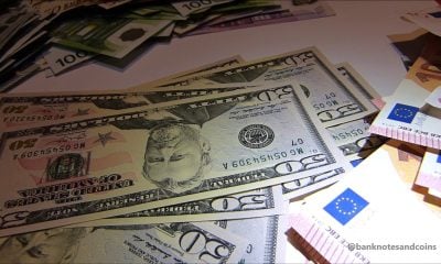 Devuelven a la policía más de 5.000 euros y 3.000 dólares extraviados en La Habana