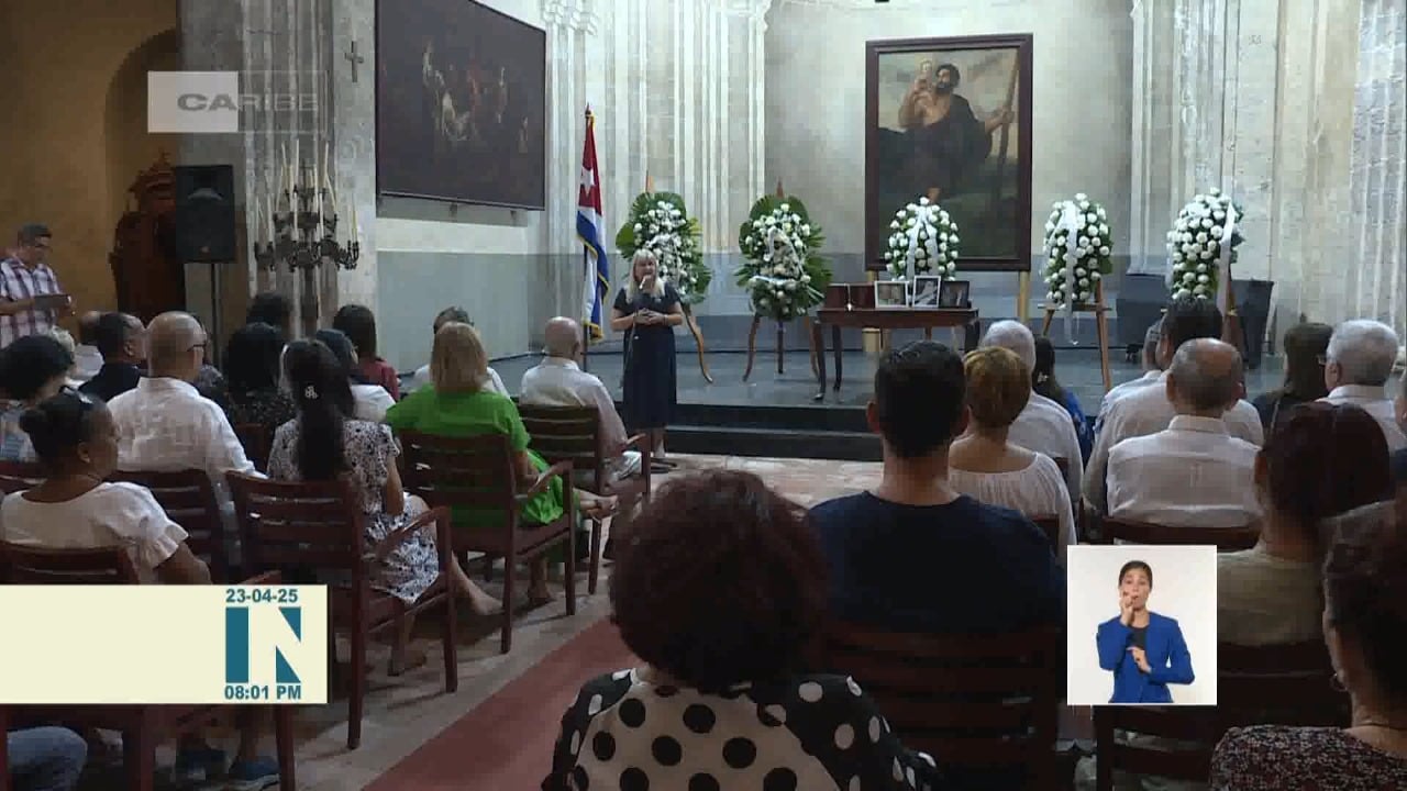Entierran a Max Lesnik en cementerio privado construido por Eusebio Leal en La Habana