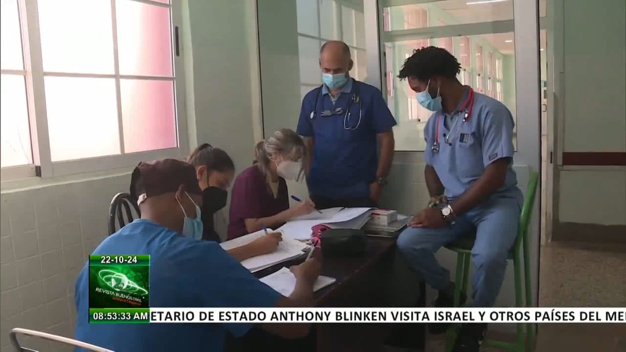 Gaceta Oficial aprueba aumento de salario para médicos cubanos