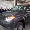 Gobierno muestra primer auto ruso ensamblado en Cuba