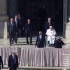 Papa Francisco sorprende a feligreses en la Plaza de San Pedro después de su hospitalización