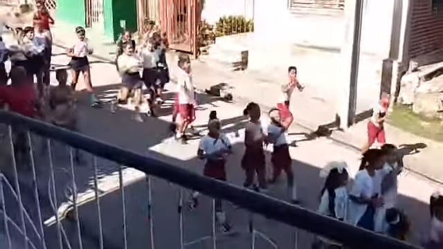 Régimen castrista utiliza niños para un acto de repudio frente a la sede de la Unpacu