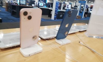 Trump cede y exenta de aranceles a teléfonos, computadoras y chips provenientes de China