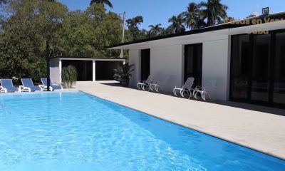 Venden chalet con piscina, cuatro cuartos y cinco baños en Siboney