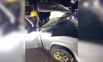 Bomberos rescatan a conductor atrapado en su vehículo tras grave accidente en Artemisa