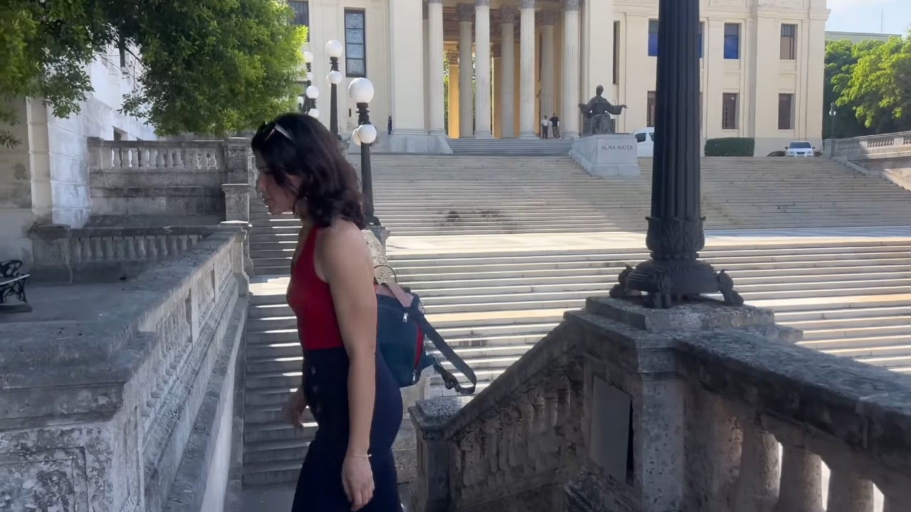 Cuba adopta sistema que permite a universitarios completar estudios en el extranjero