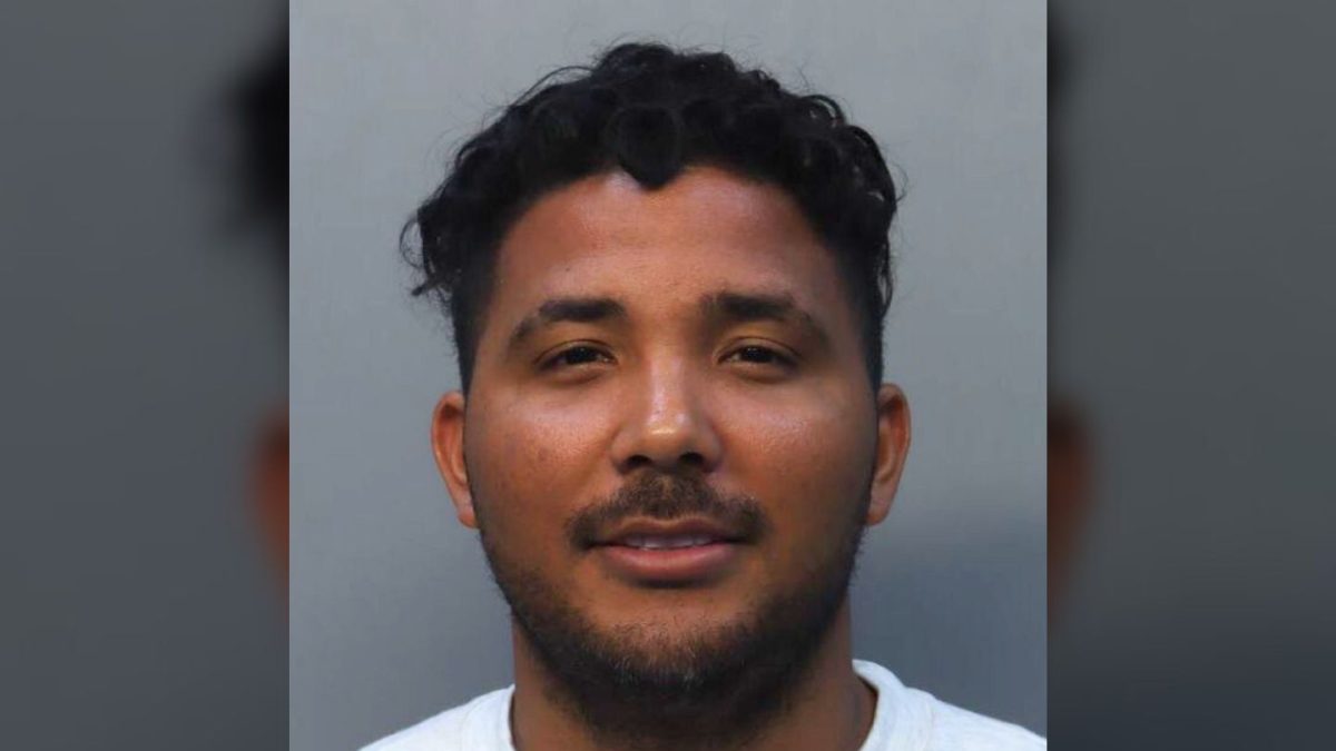 Cubano enfrenta 22 cargos por fraude en Miami-Dade y una orden de deportación
