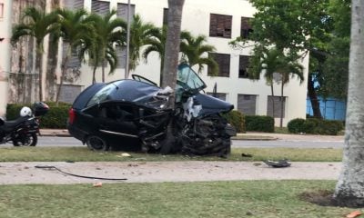 Grave accidente de tránsito vehículo termina partido a la mitad en La Habana