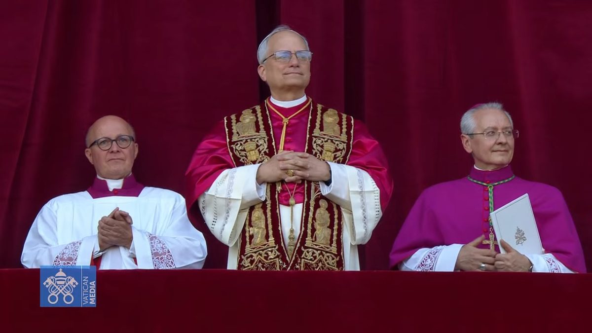 Humo blanco en el Vaticano El catolicismo tiene un nuevo Papa