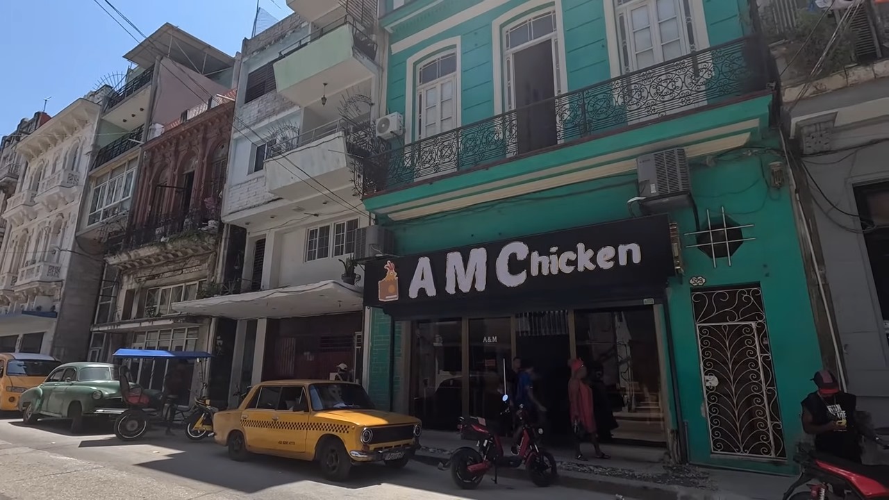 Imitación de la franquicia de pollos KFC causa sensación en La Habana (2)