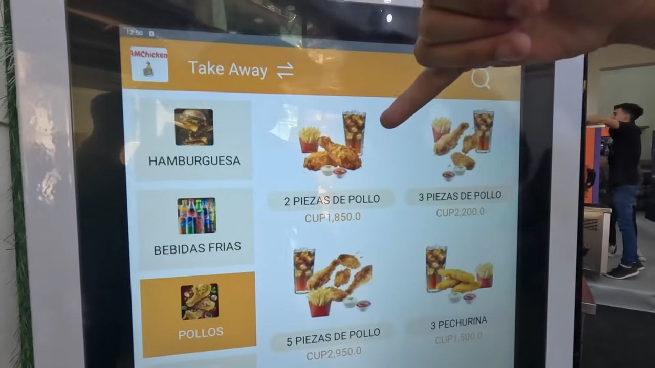 Imitación de la franquicia de pollos KFC causa sensación en La Habana (2)