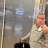 Periodista Mario J. Pentón confronta al exespía Fernando González Llort en aeropuerto de España