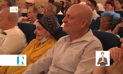 Reaparece en público Dalia Soto del Valle, viuda de Fidel Castro, en aniversario de polémico libro