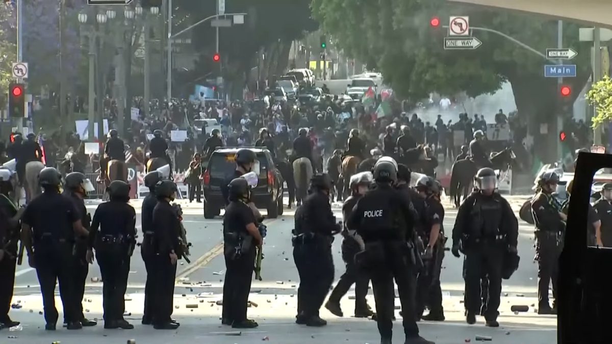 Al menos 56 detenidos en las protestas contra los operativos del ICE en Los Ángeles