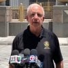 Carlos Giménez visita cárcel para inmigrantes en Miami tienen comida, clima, Internet, TV y hacen ejercicio