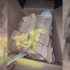 Cubano anda con una caja con cinco millones de CUP para poder “conseguir algo”